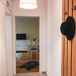Central And Modern Apartment With Free Parking
