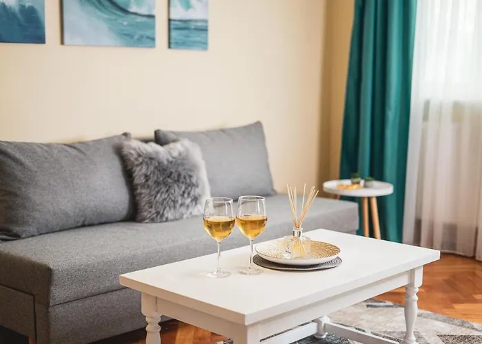 Central And Modern Apartment With Free Parking