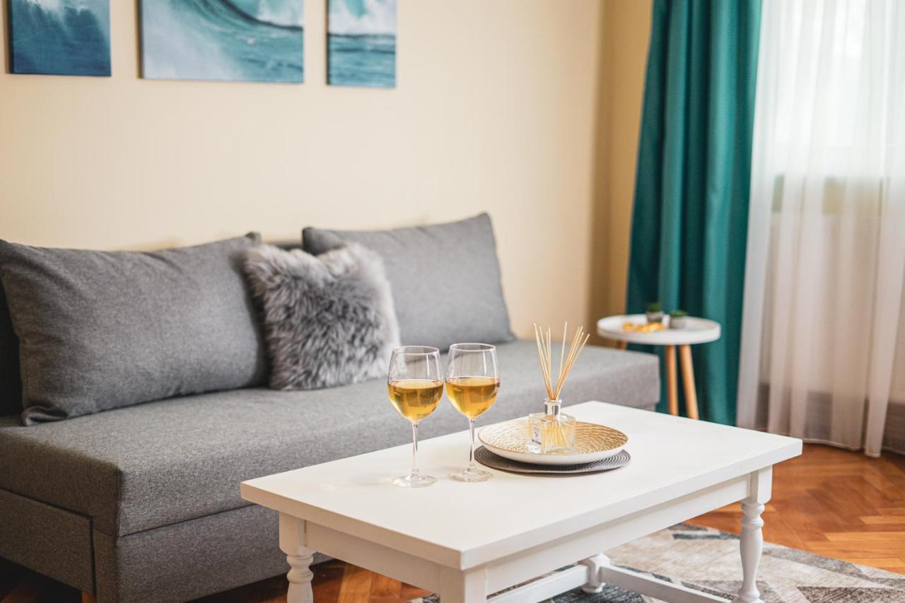 Apartment And Modern With Free Parking *